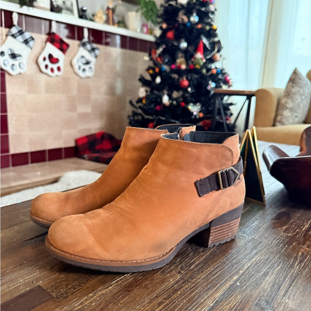 Chic Tan Ankle Booties